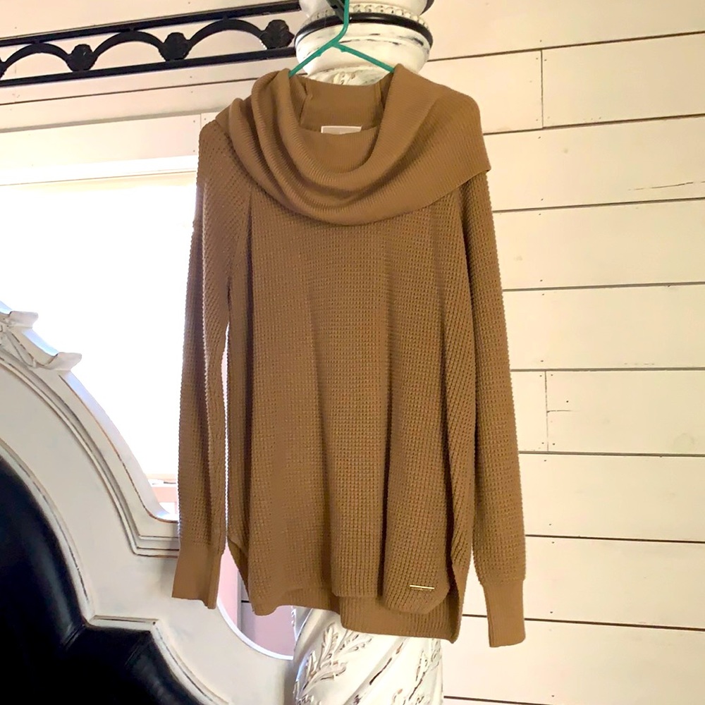Michael Kors sweater never worn in amazing condition!